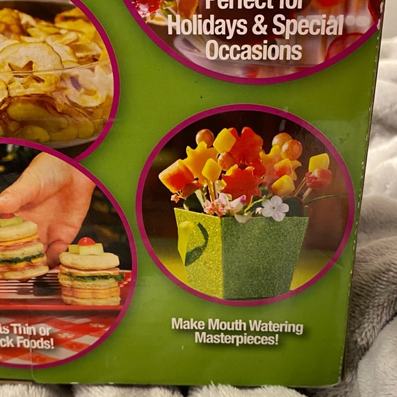 Pop Chef, shape fruit cutter as seen on tv. 10 piece kit. Never used. - Picture 12 of 14